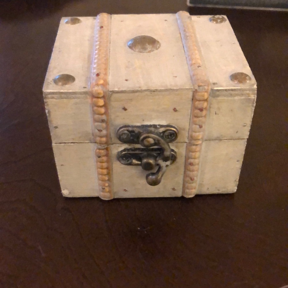 Wood decorative box